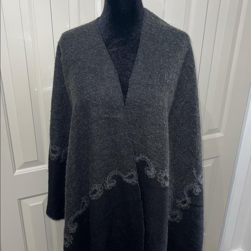 Women’s Reversible Black and Gray Fringe Poncho / Shawl Wrap - Picture 2 of 7